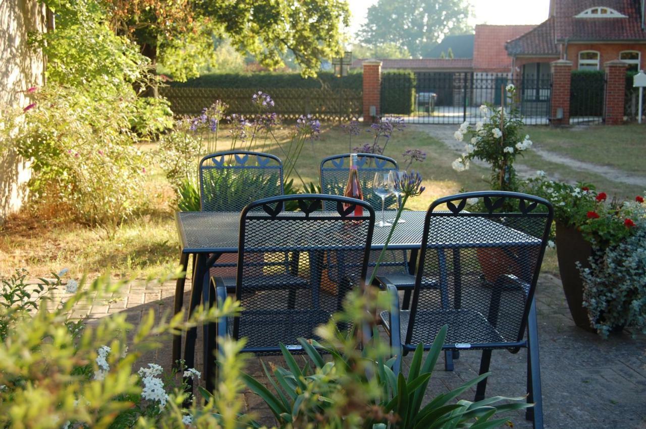 Ferienwohnung Ehemalige Revierfoersterei "Morgensuenn" Kuhstorf Exterior foto